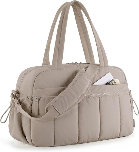Lightweight duffel with wet pocket